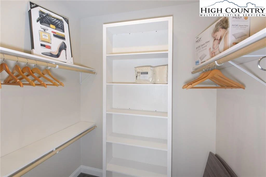Image number 5 for the current listing