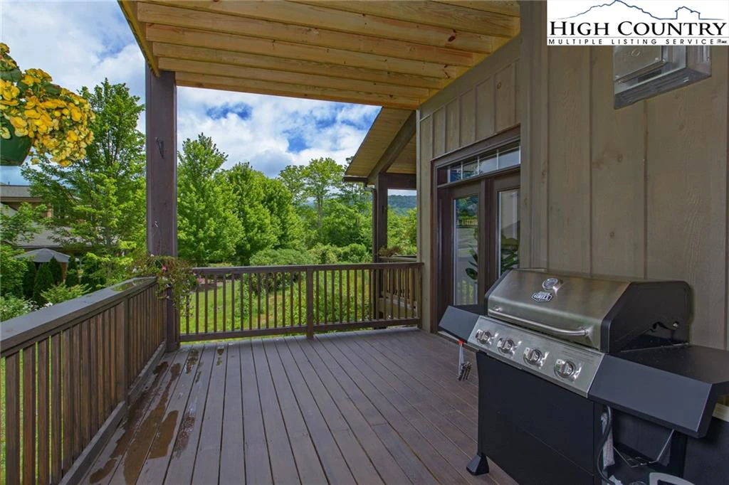 Image number 9 for the current listing