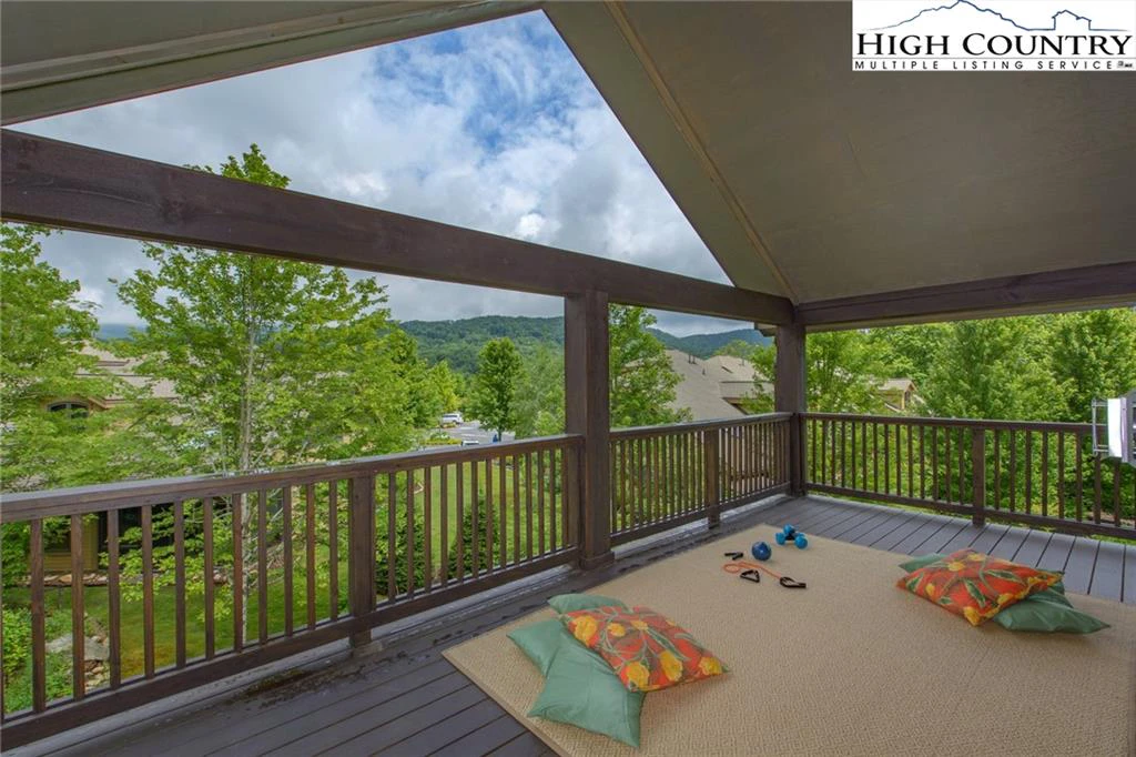 Image number 13 for the current listing