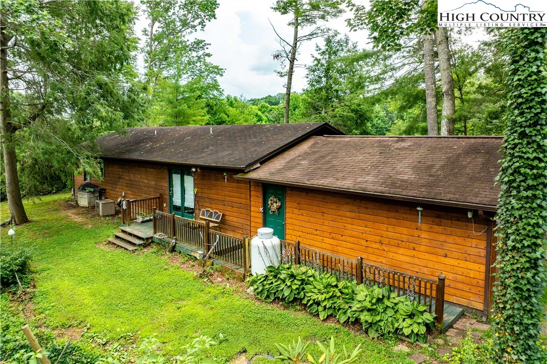 Image number 14 for the current listing