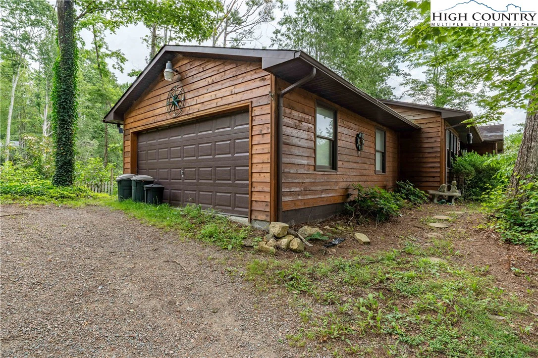 Image number 5 for the current listing
