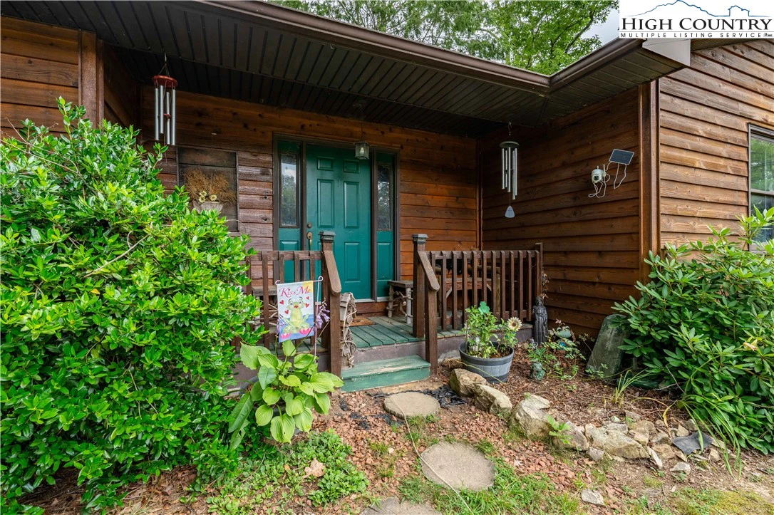 Image number 8 for the current listing
