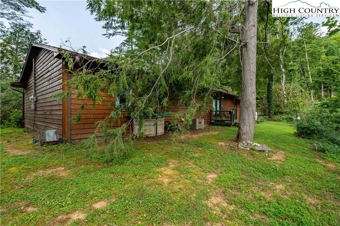 Image number 15 for the current listing