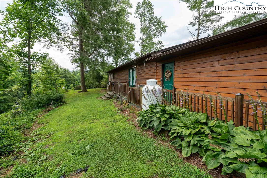 Image number 20 for the current listing