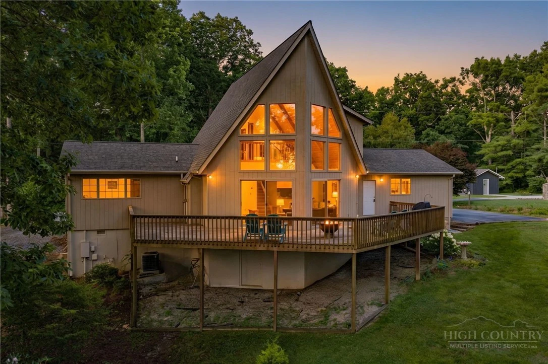 Image number 1 for the current listing