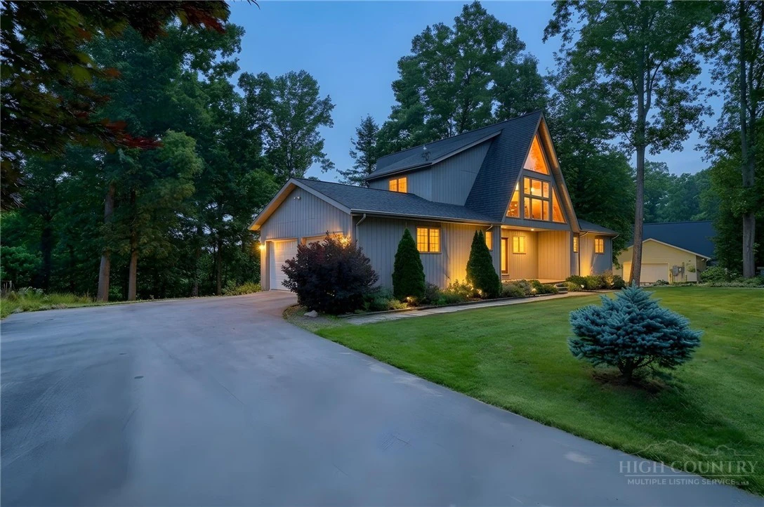 Image number 2 for the current listing