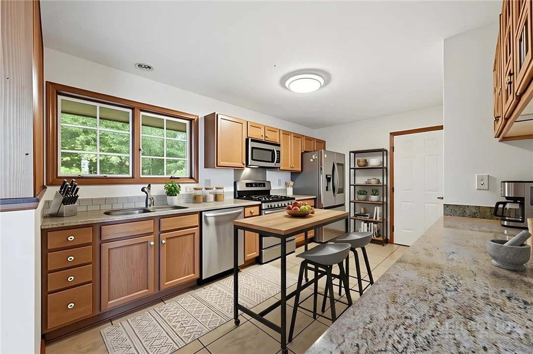 Image number 4 for the current listing