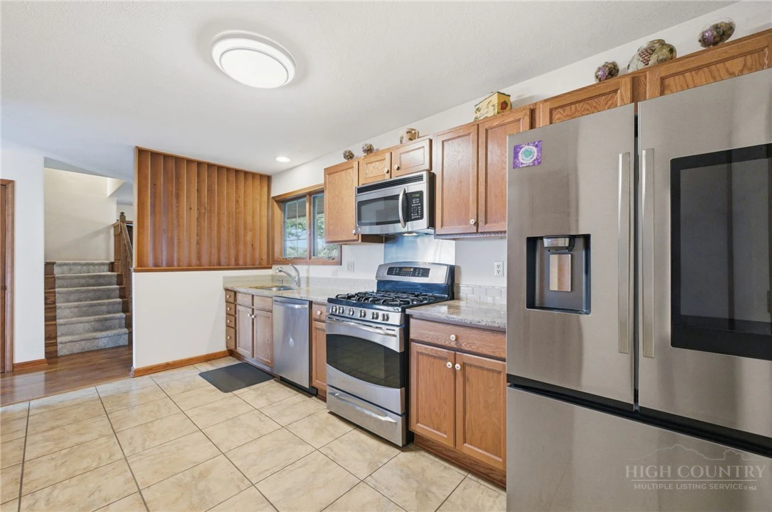 Image number 5 for the current listing