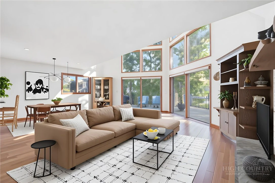 Image number 7 for the current listing