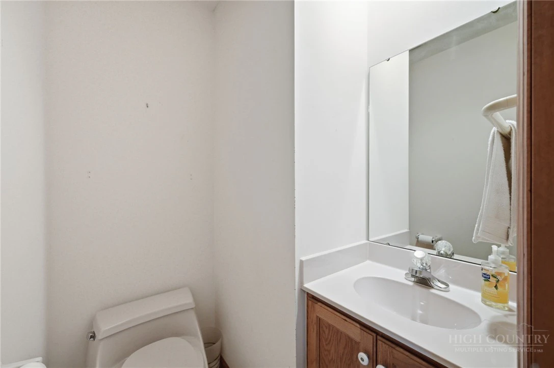 Image number 9 for the current listing