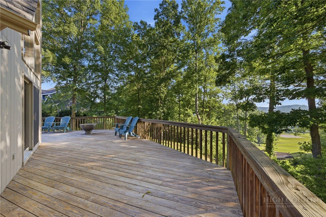 Image number 21 for the current listing