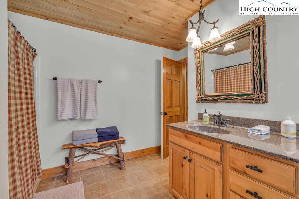 Image number 5 for the current listing
