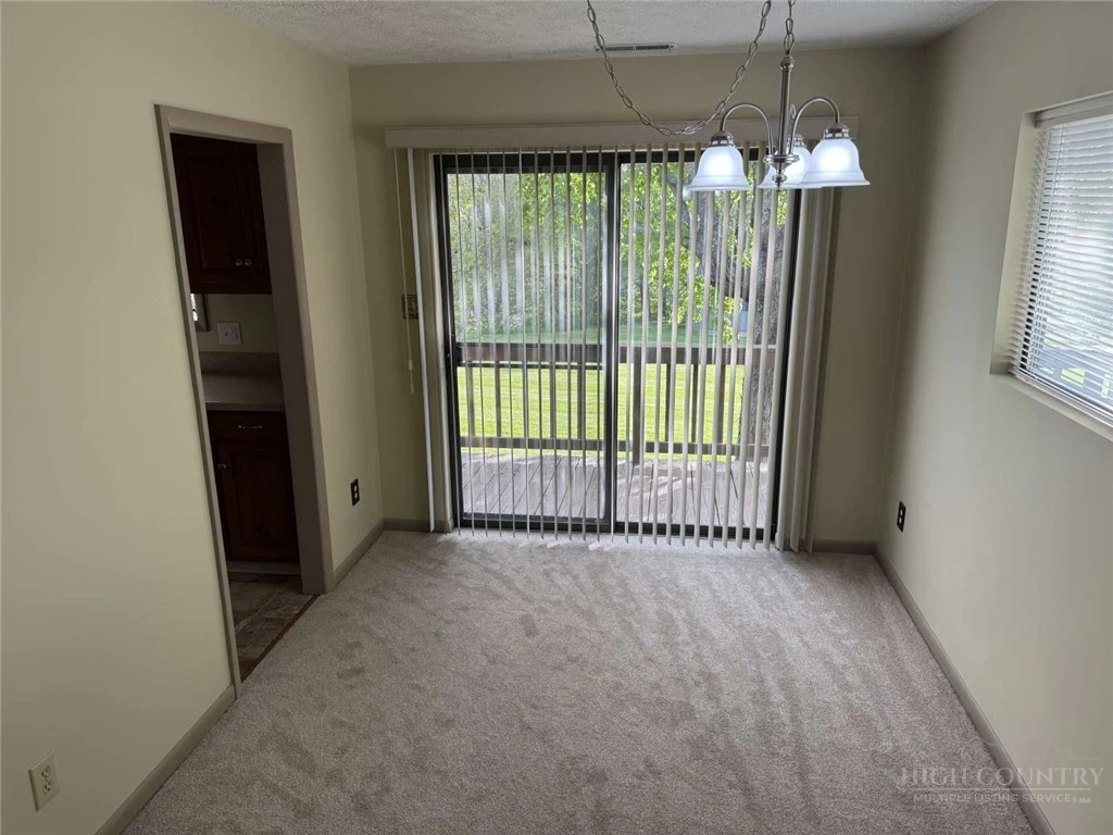 Image number 6 for the current listing