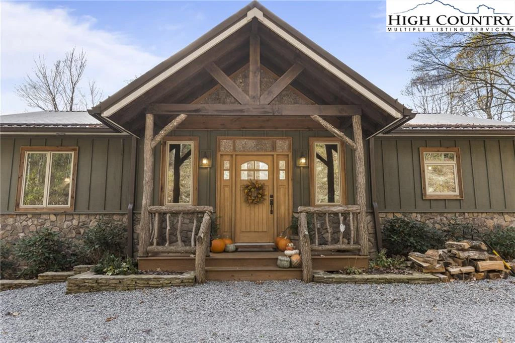Image number 1 for the current listing