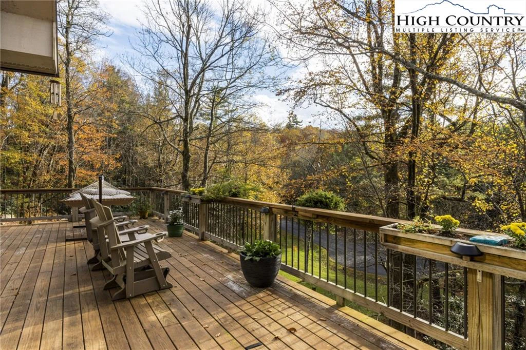 Image number 11 for the current listing