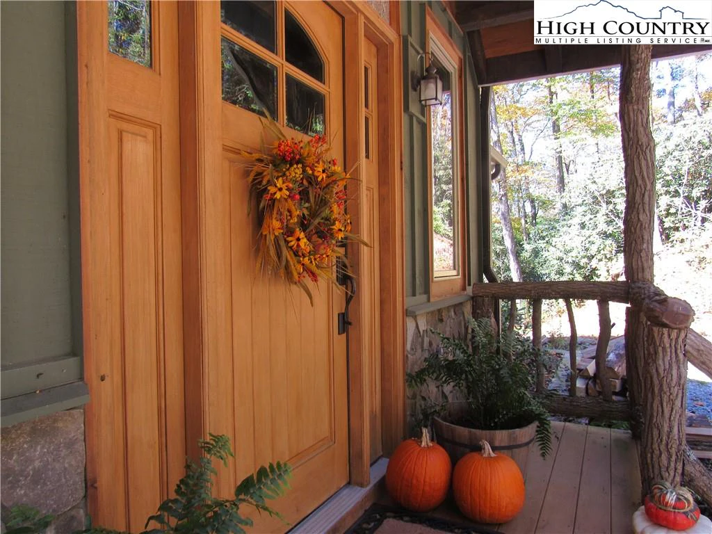 Image number 2 for the current listing