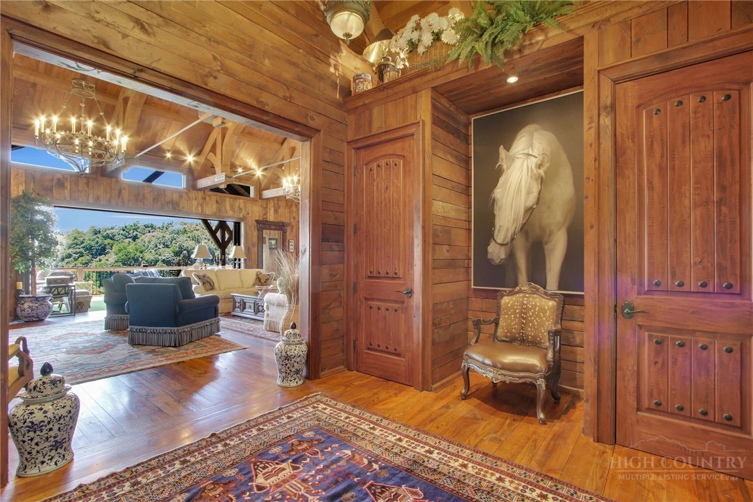 Image number 6 for the current listing