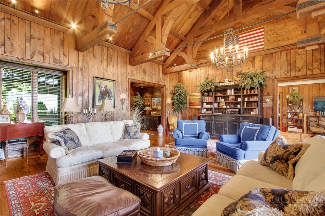 Image number 10 for the current listing