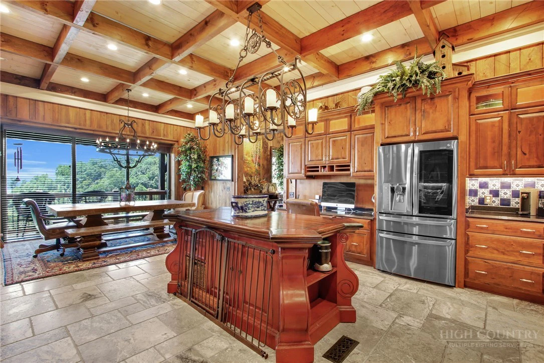 Image number 11 for the current listing