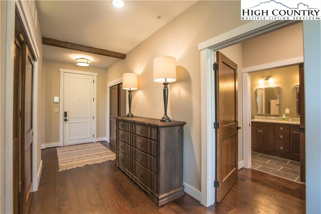 Image number 6 for the current listing