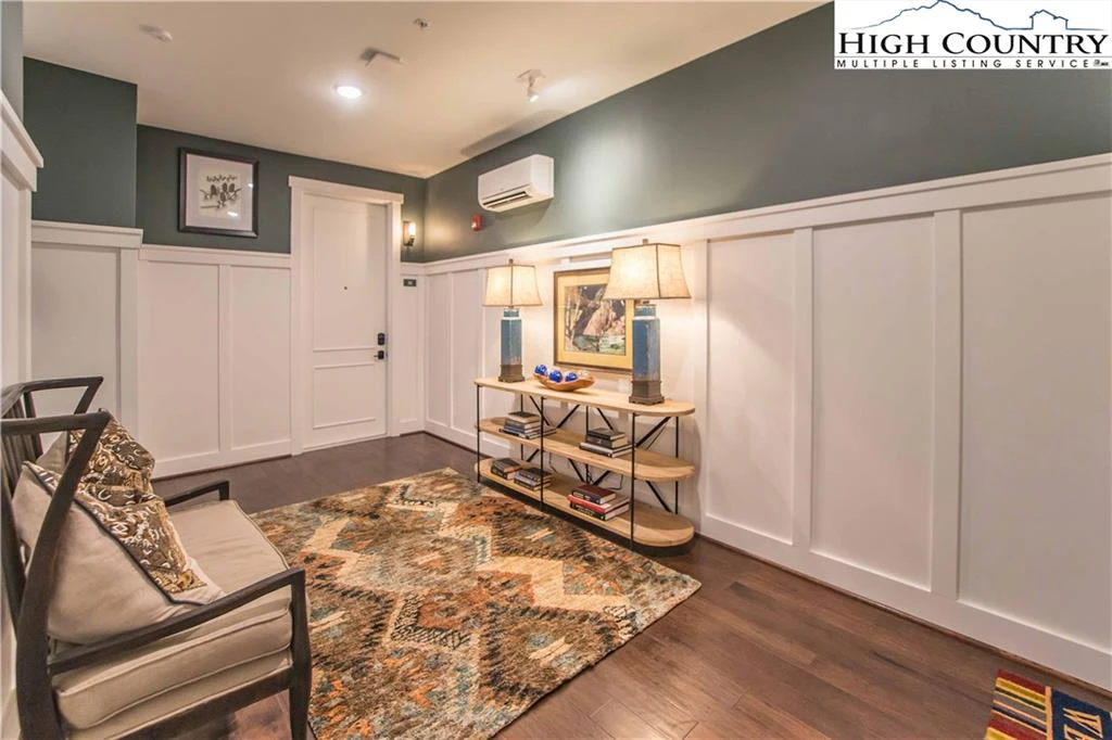Image number 2 for the current listing