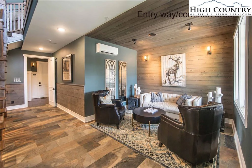 Image number 11 for the current listing
