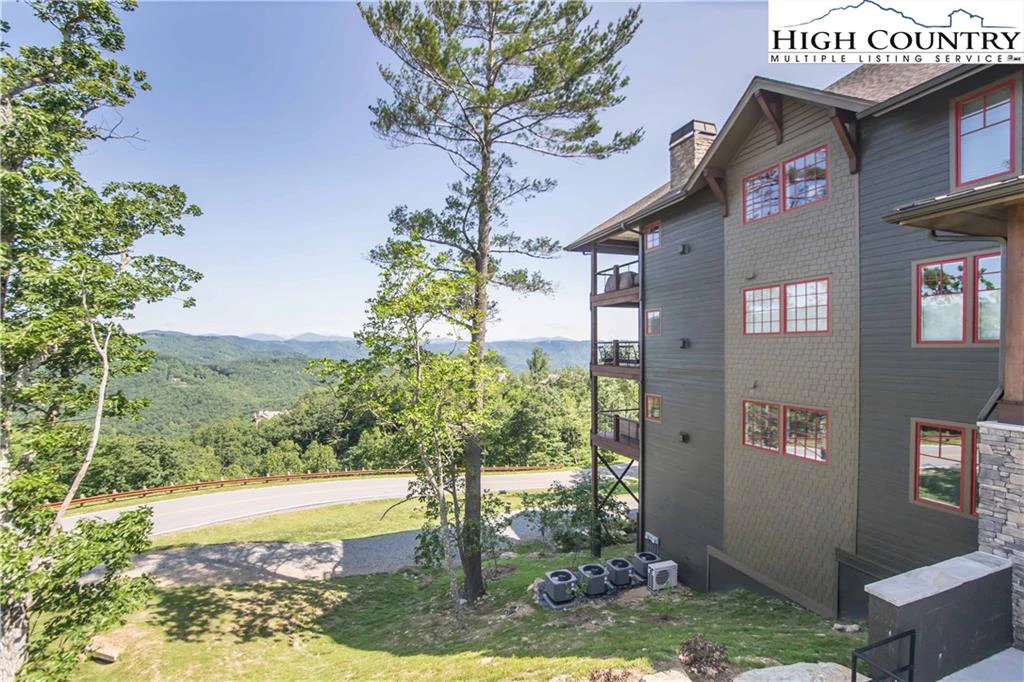 Image number 14 for the current listing