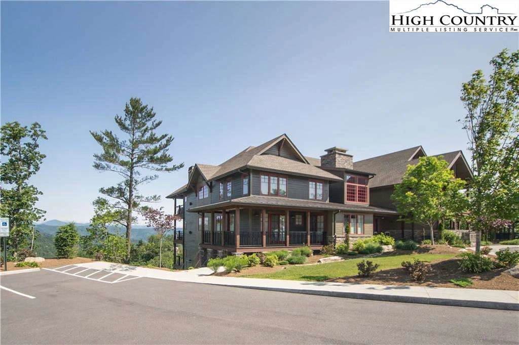 Image number 1 for the current listing