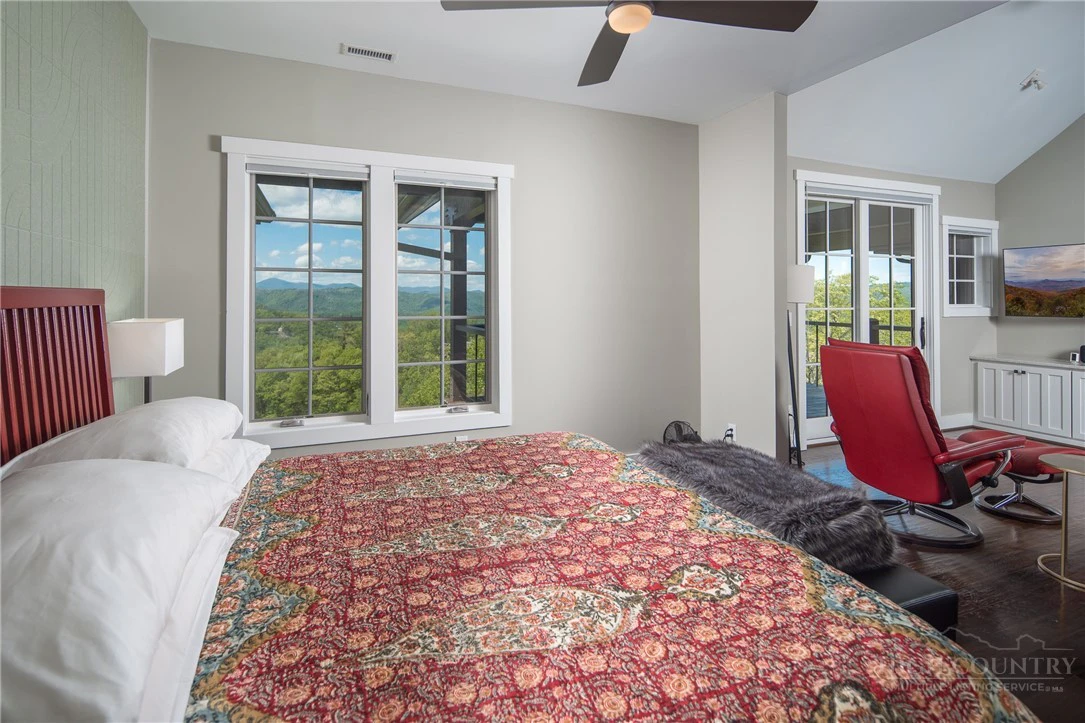 Image number 21 for the current listing