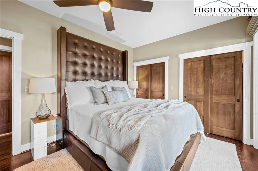 Image number 2 for the current listing
