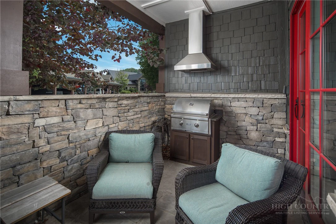 Image number 12 for the current listing