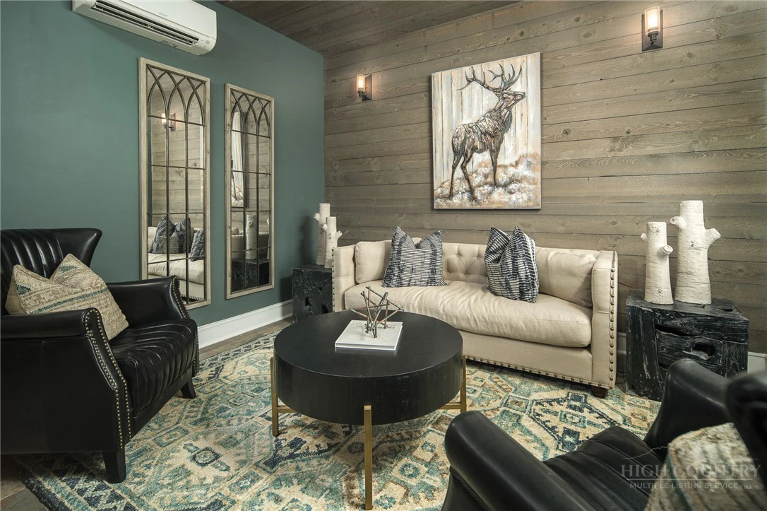 Image number 14 for the current listing