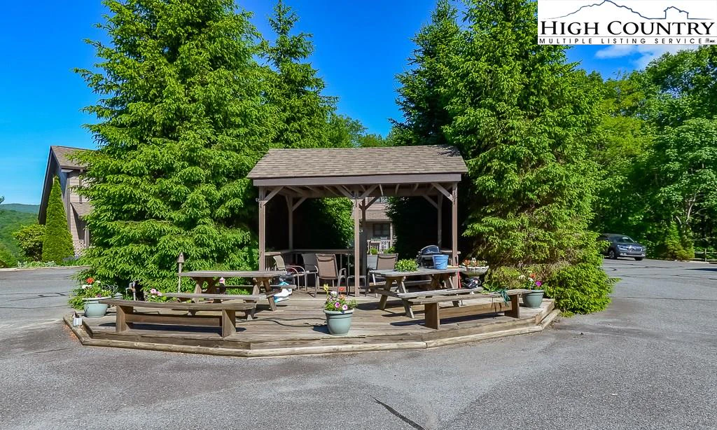 Image number 13 for the current listing