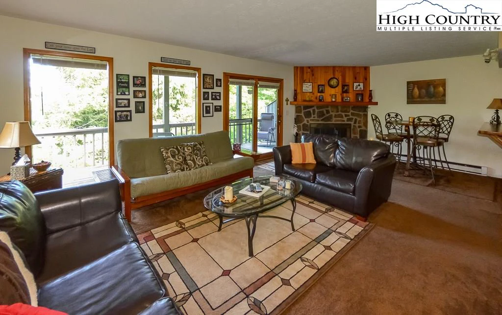 Image number 3 for the current listing