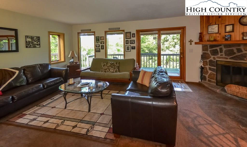 Image number 5 for the current listing