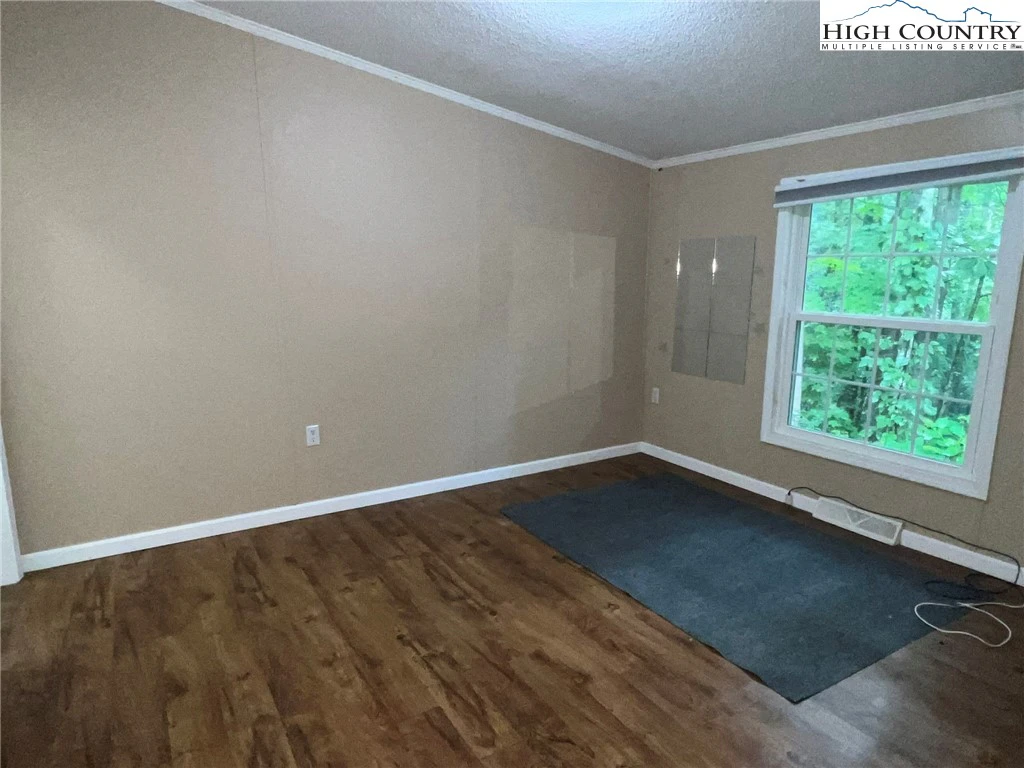 Image number 6 for the current listing