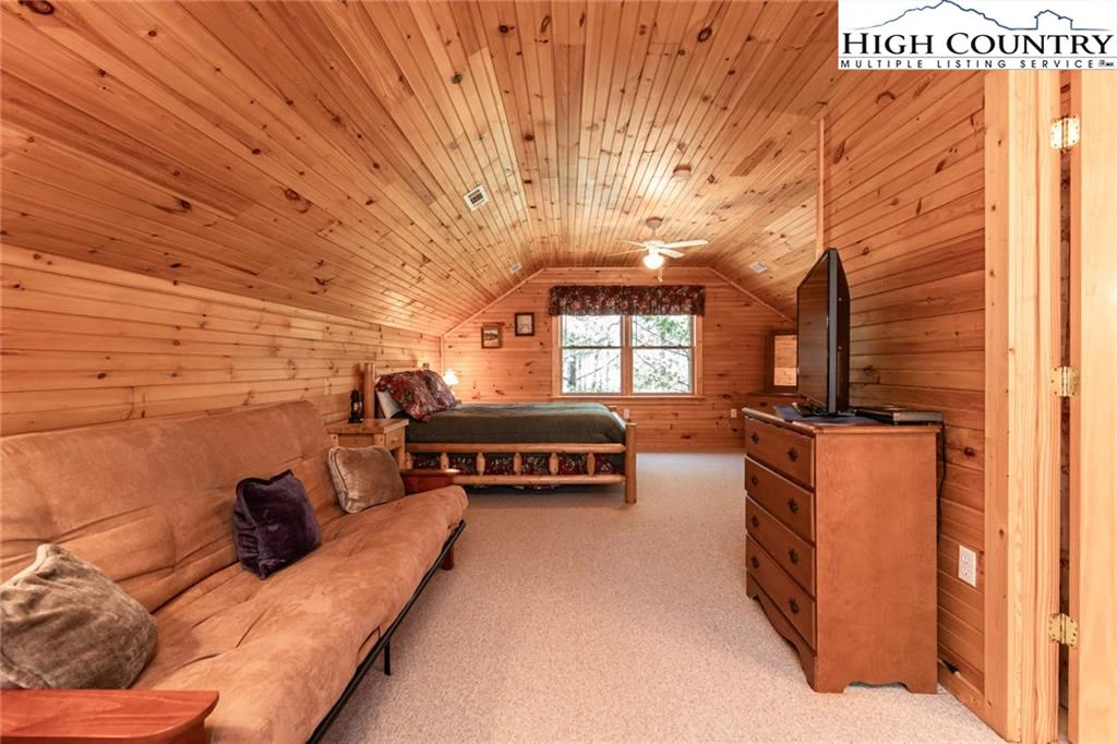 Image number 3 for the current listing
