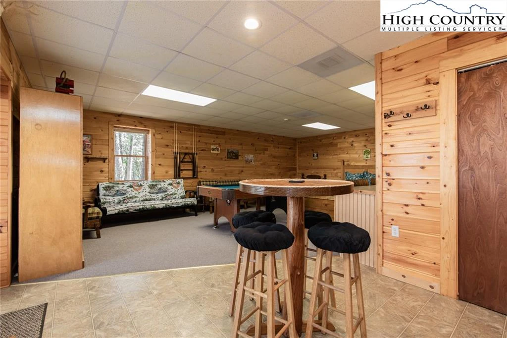 Image number 2 for the current listing