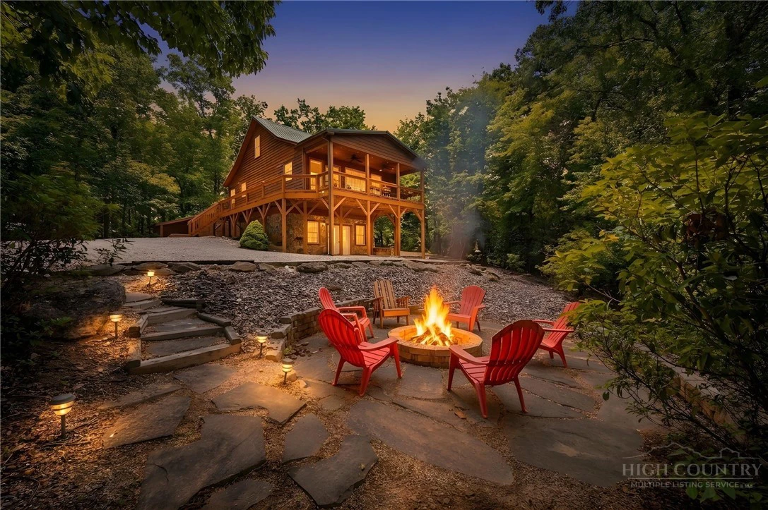 Image number 1 for the current listing