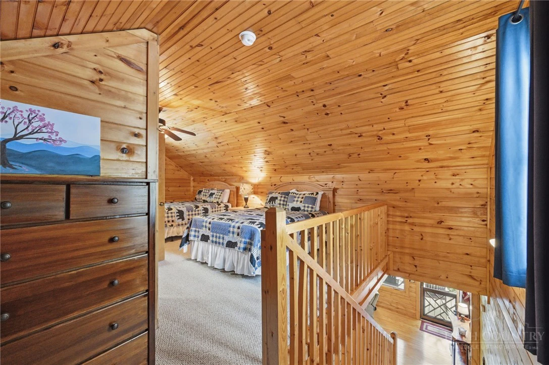 Image number 21 for the current listing