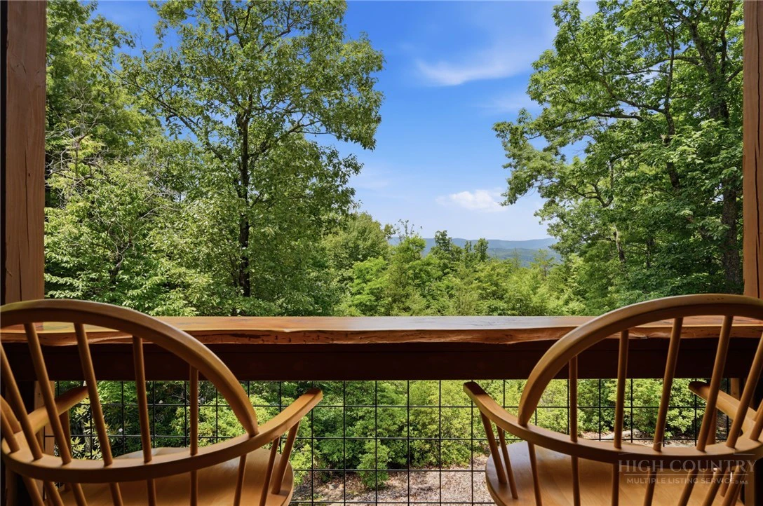 Image number 8 for the current listing