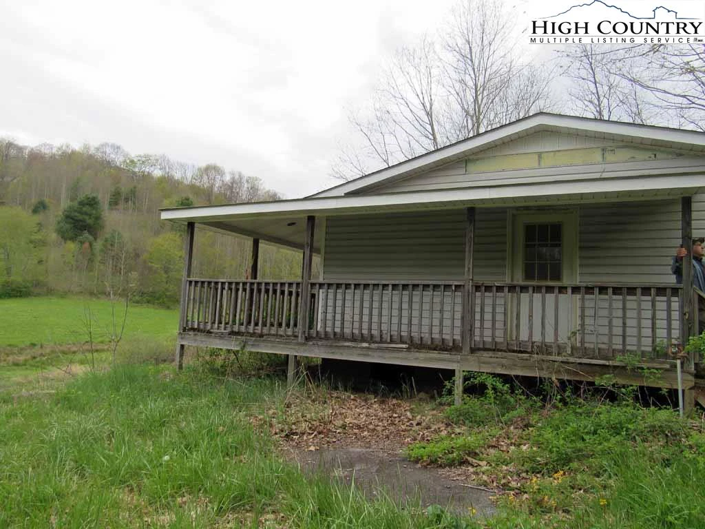 Image number 8 for the current listing