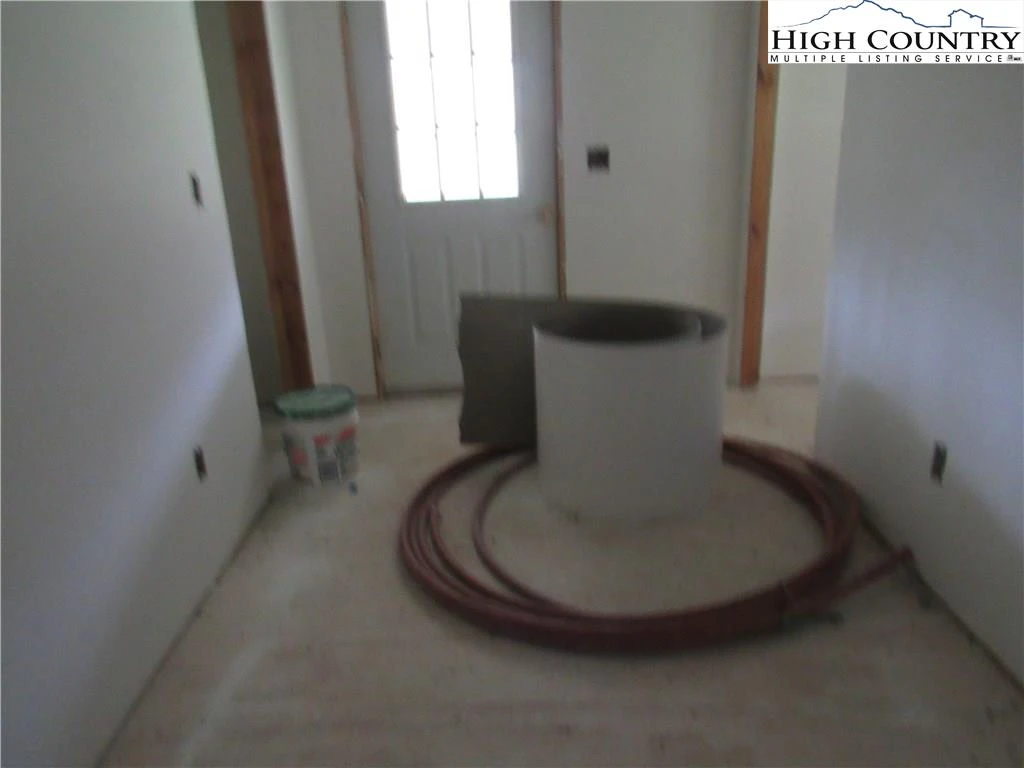 Image number 18 for the current listing