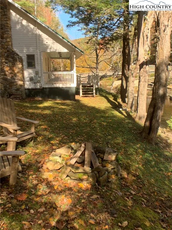 Image number 1 for the current listing