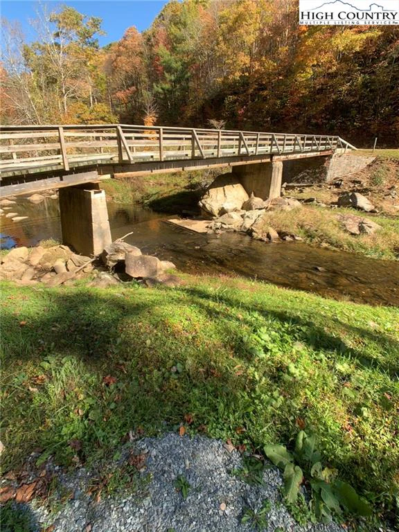 Image number 3 for the current listing