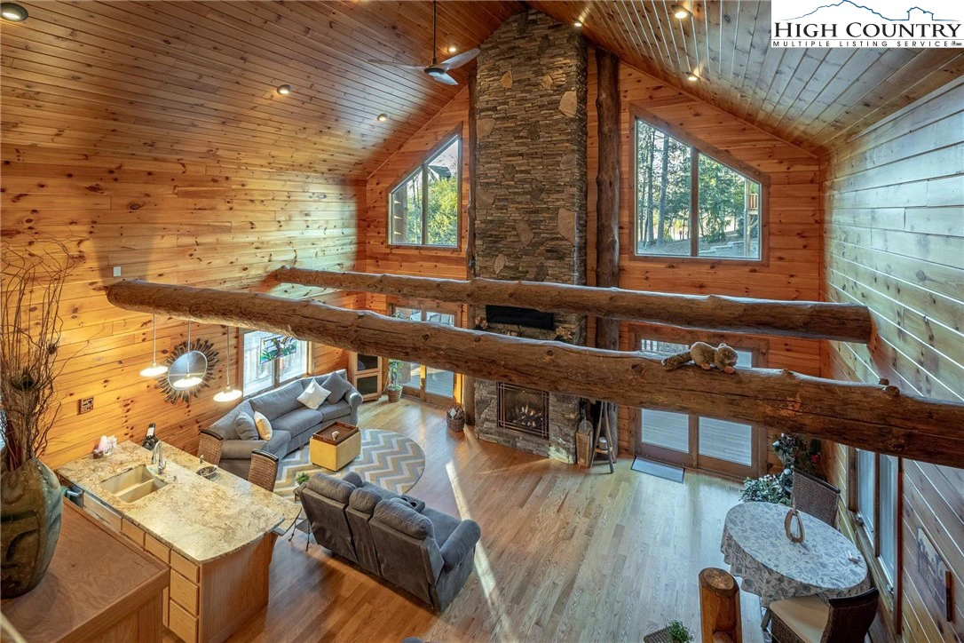 Image number 12 for the current listing