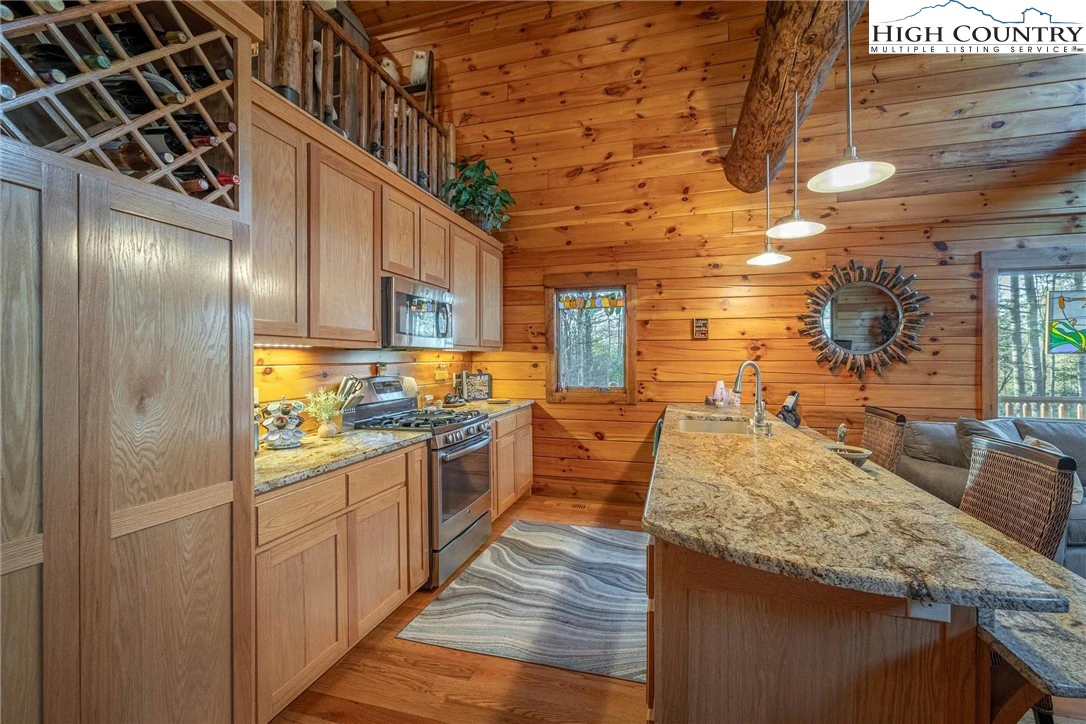 Image number 8 for the current listing