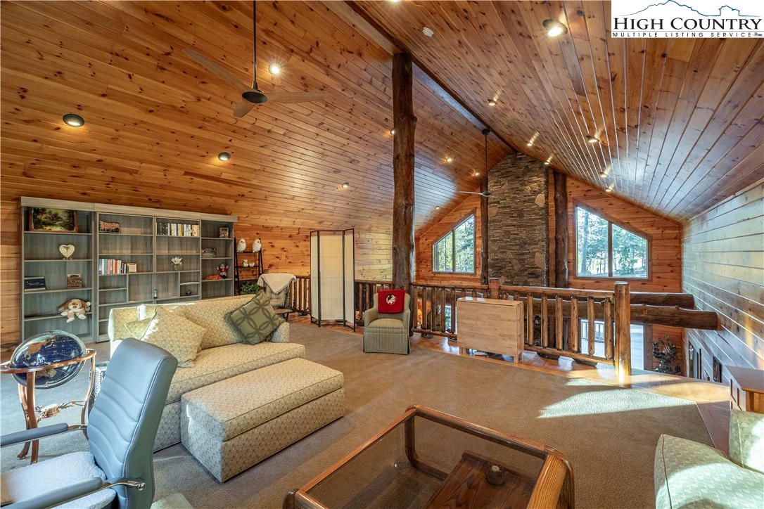 Image number 13 for the current listing