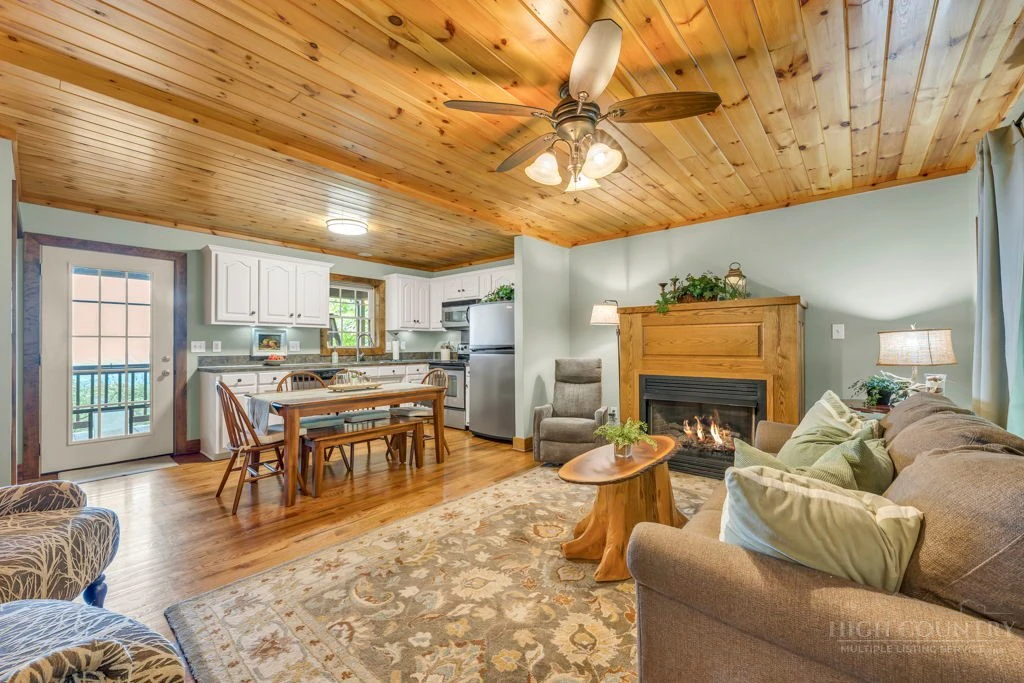 Image number 5 for the current listing