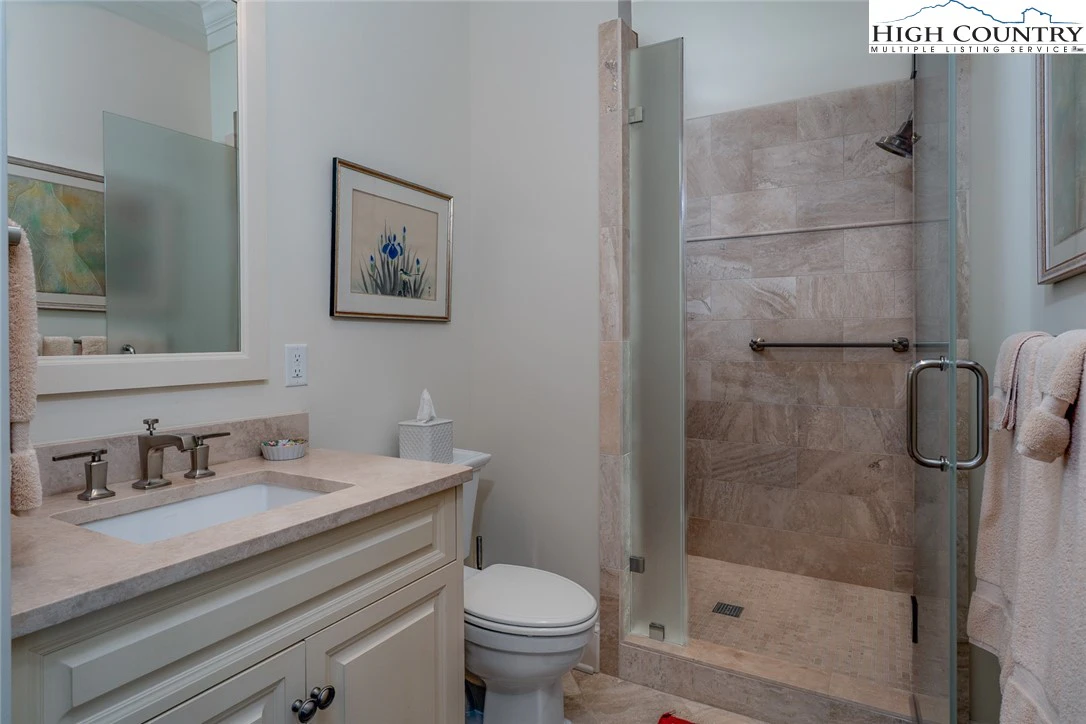 Image number 6 for the current listing